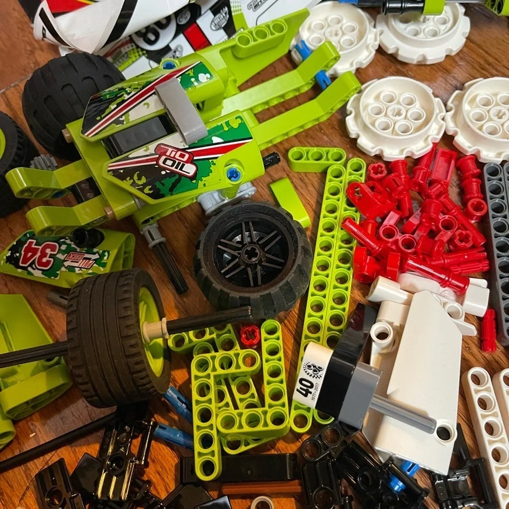 LEGO Technic Building Set - Multicolor